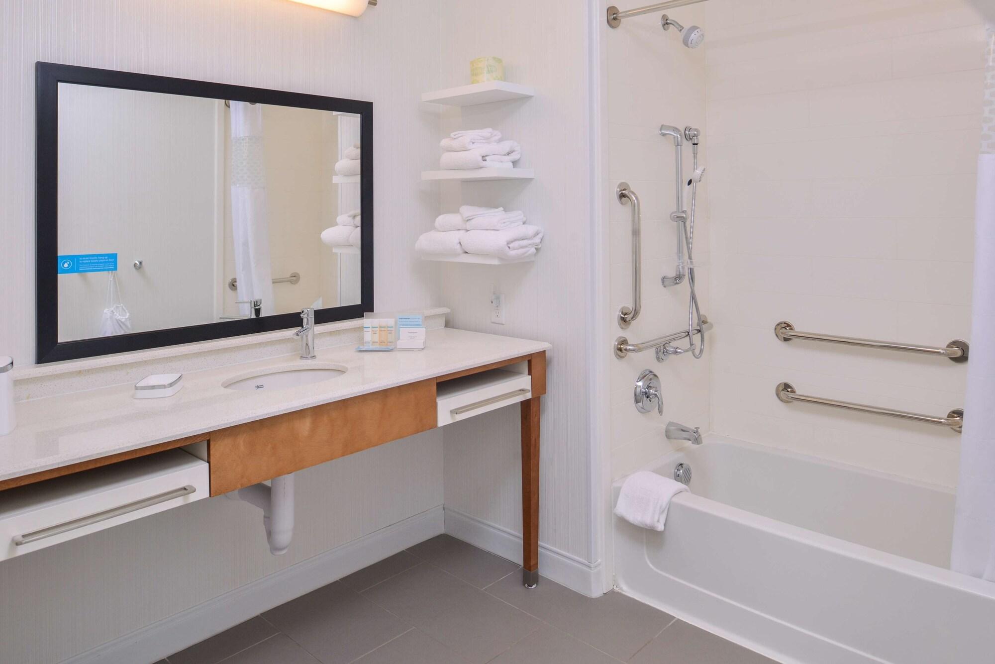 Hampton Inn And Suites Altoona-Des Moines By Hilton Εξωτερικό φωτογραφία