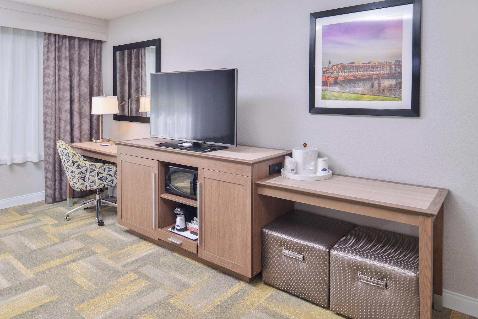 Hampton Inn And Suites Altoona-Des Moines By Hilton Εξωτερικό φωτογραφία